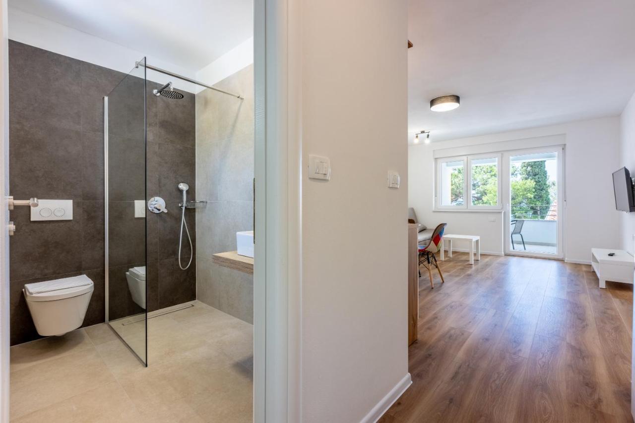 Luxury Apartments Lovorka 1 & 2**** Selce Exterior photo