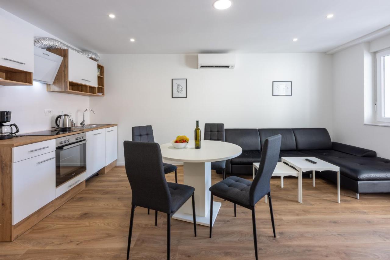Luxury Apartments Lovorka 1 & 2**** Selce Exterior photo