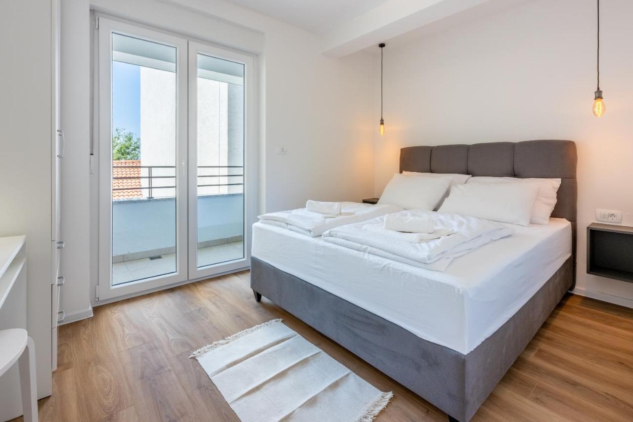 Luxury Apartments Lovorka 1 & 2**** Selce Exterior photo